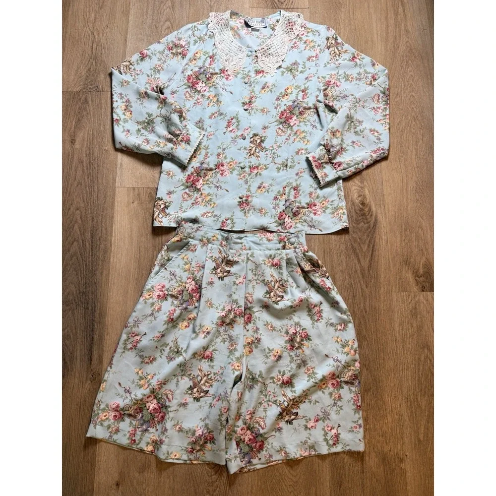Vintage Eagle River Traders 2 piece set blue‎ floral lace